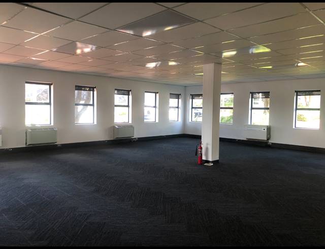 144M² OFFICE TO LET IN HYDE PARK